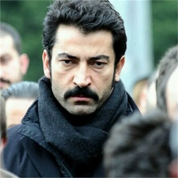 Kenan İmirzalıoğlu bu kez sert kayaya çarptı