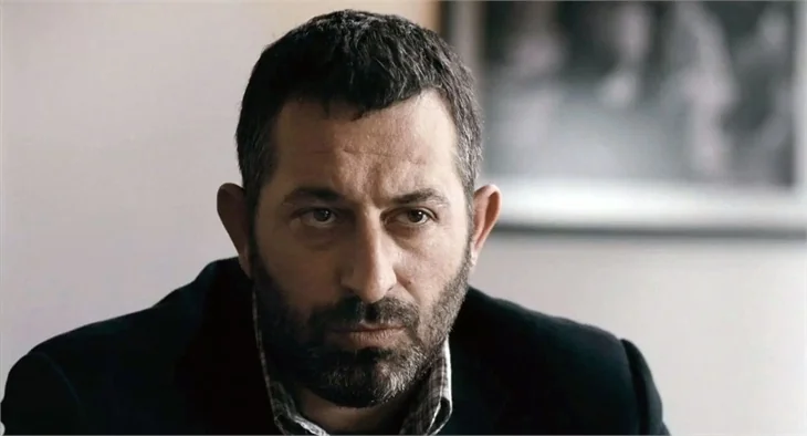 Cem Yılmaz'dan Naz Elmas cevabı