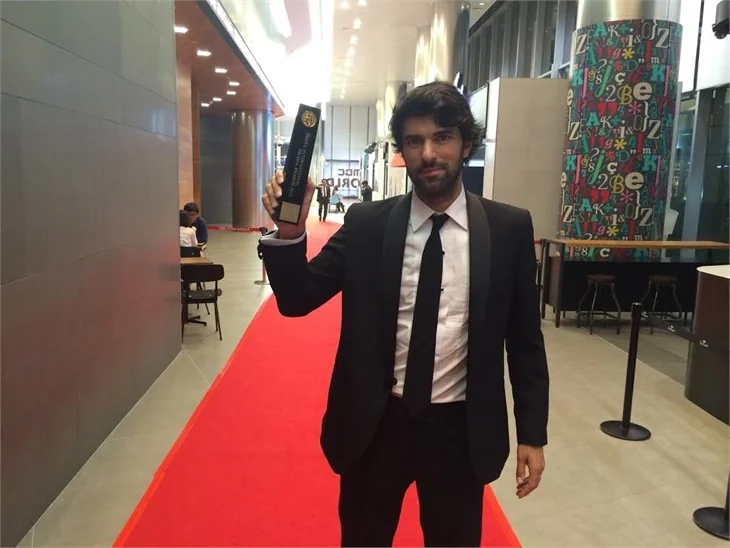 Engin Akyürek, Seul'de ödül aldı!
