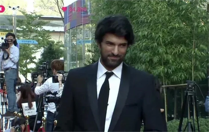 Engin Akyürek, Seul'de ödül aldı!