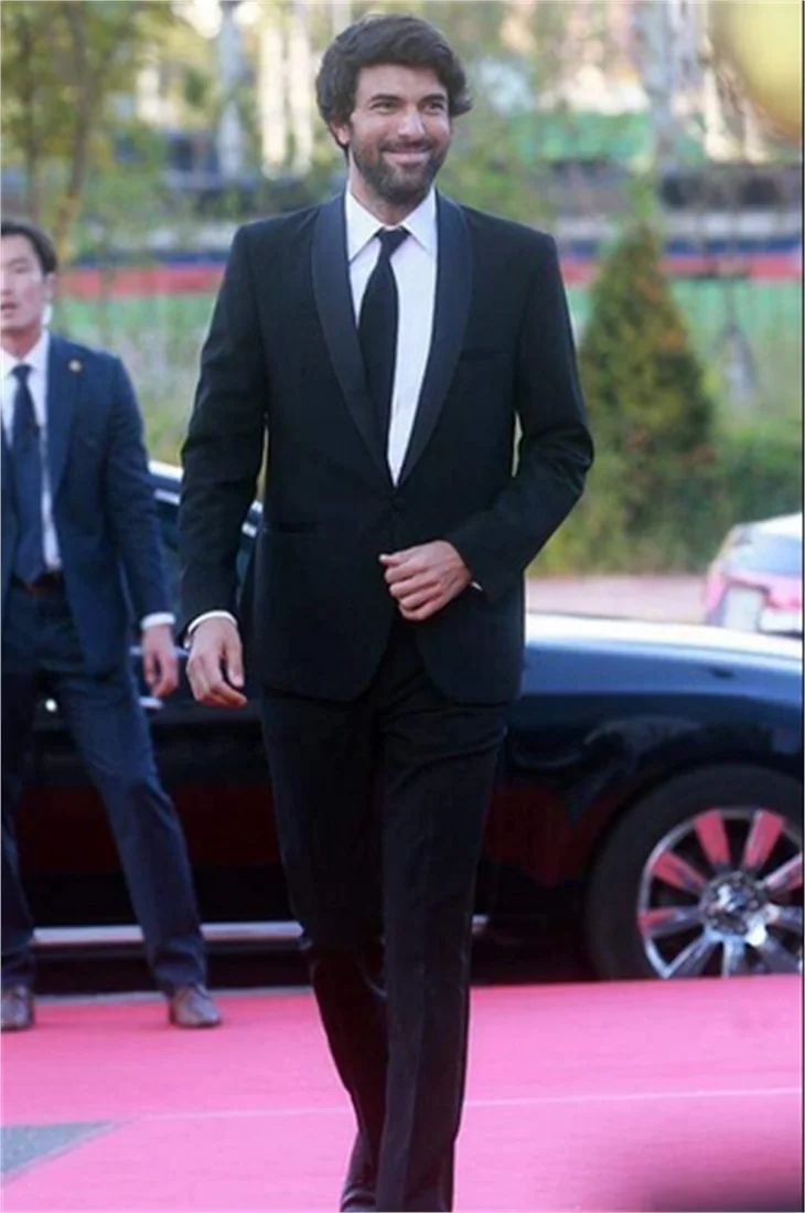 Engin Akyürek, Seul'de ödül aldı!