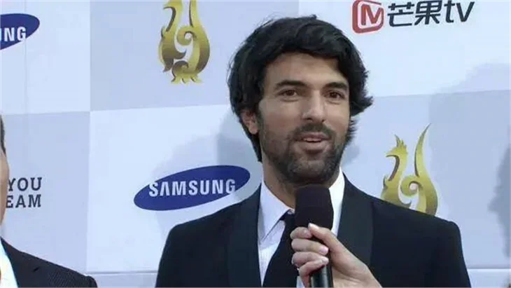 Engin Akyürek, Seul'de ödül aldı!