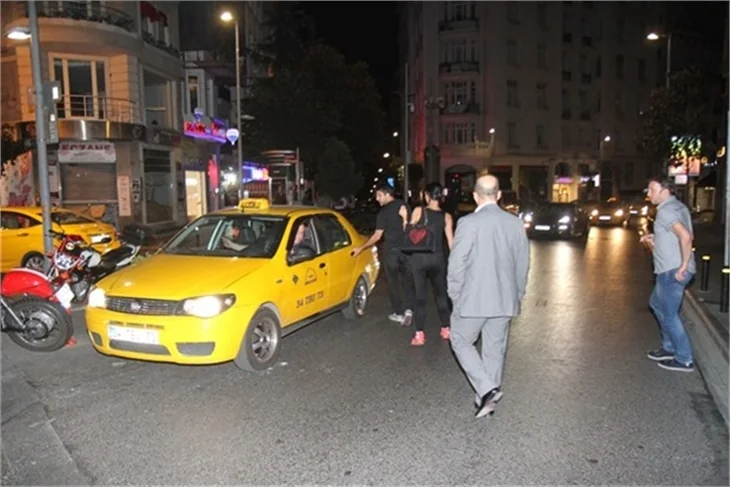 Oktay Derelioğlu çapkınlık turunda