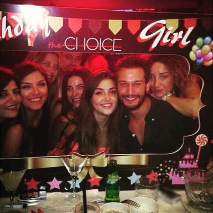 İşte Hande Erçel'in oyuncu sevgilisi