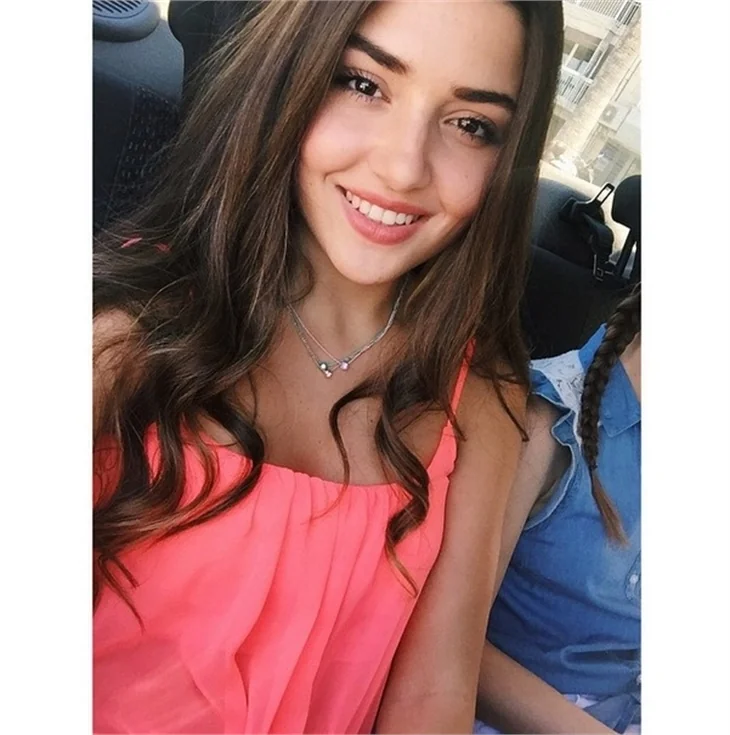 İşte Hande Erçel'in oyuncu sevgilisi