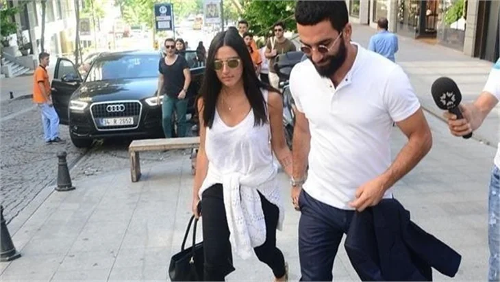 Arda Turan'dan 'günaydın' pozu