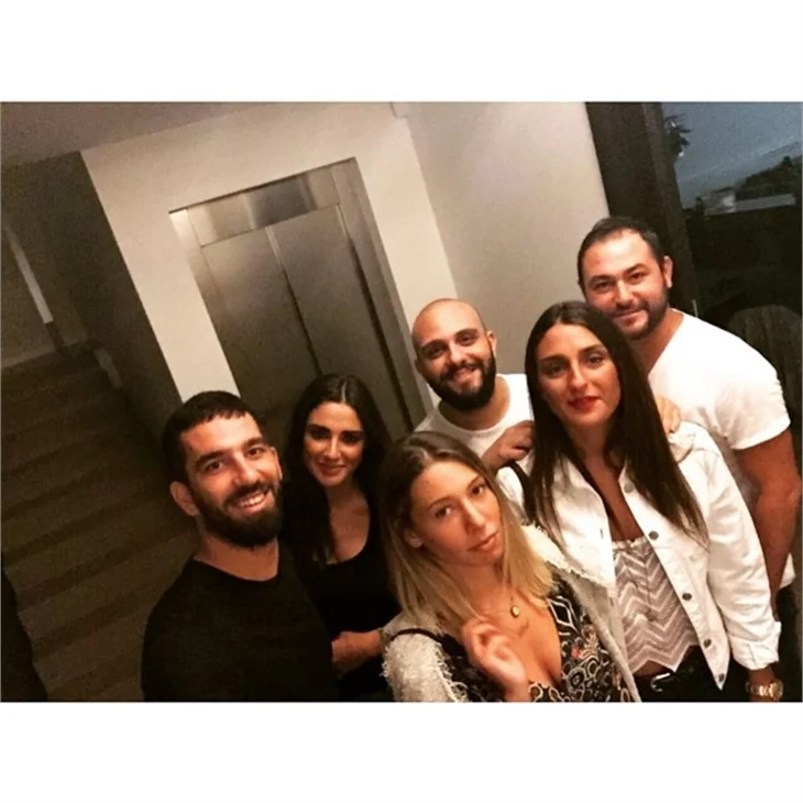 Arda Turan'dan 'günaydın' pozu