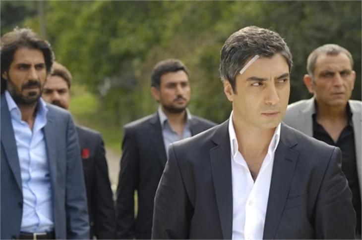 Kurtlar Vadisi Pusu'da iki ayrılık!