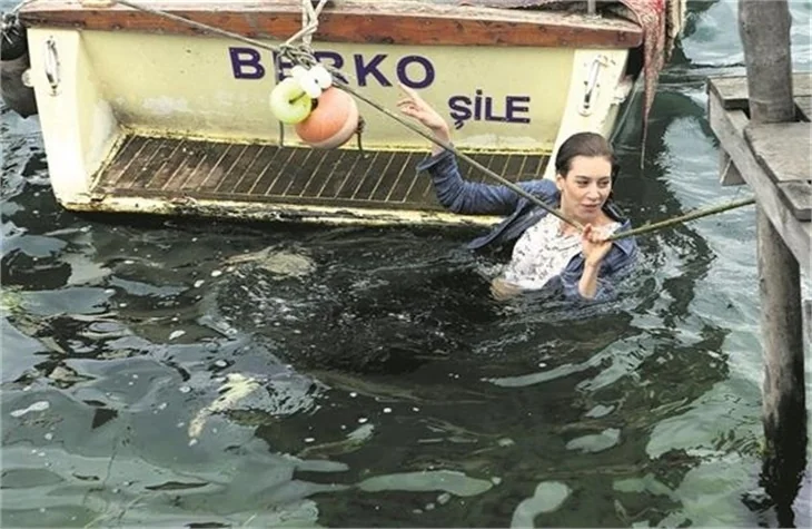 Çarşı'dan Sinem'e evlilik teklifi!