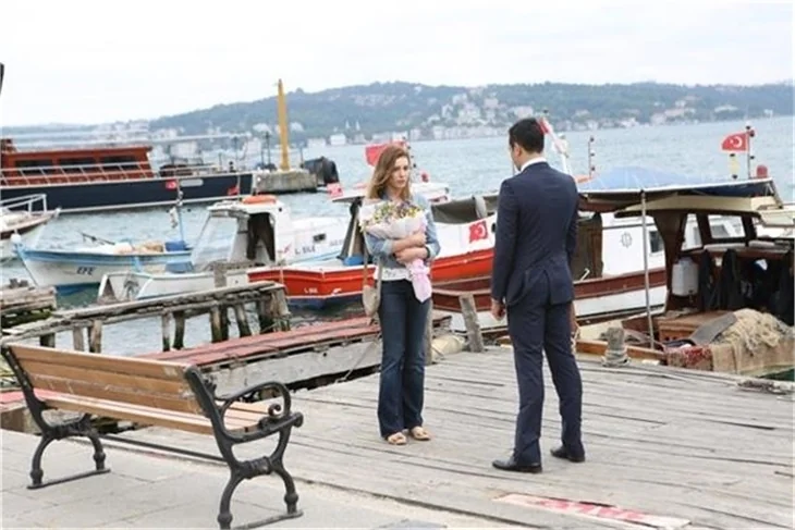 Çarşı'dan Sinem'e evlilik teklifi!