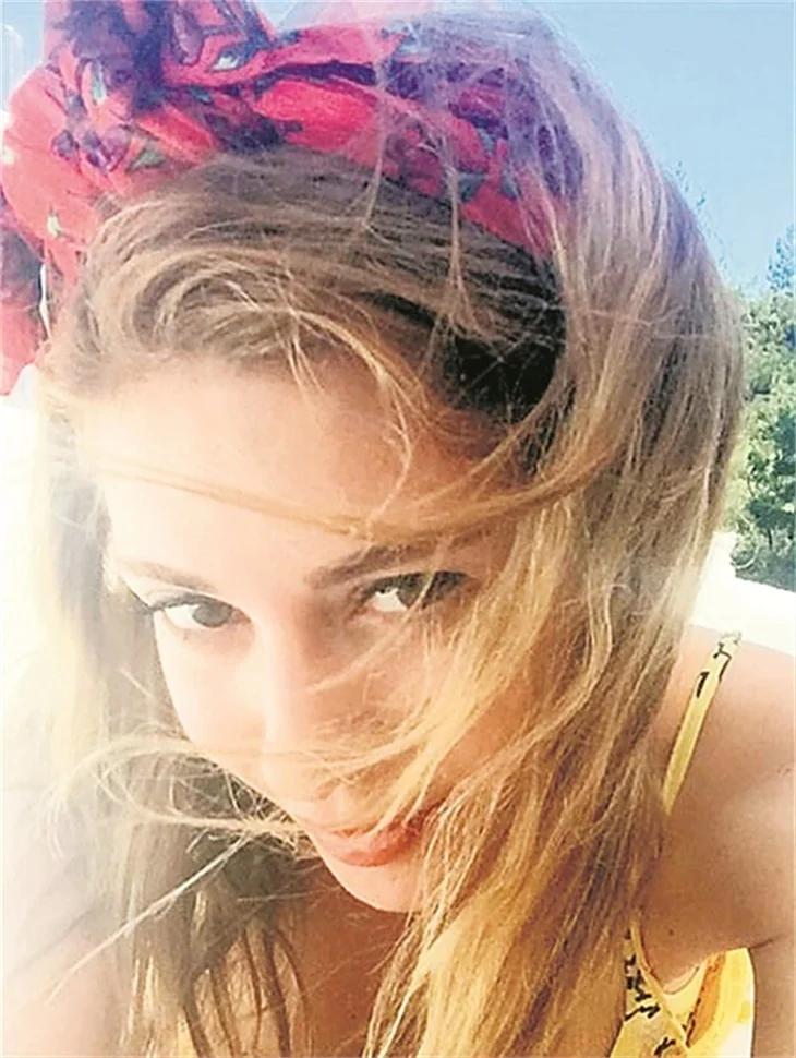 Çarşı'dan Sinem'e evlilik teklifi!