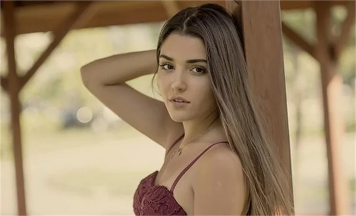 Hande Erçel okula ara verecek