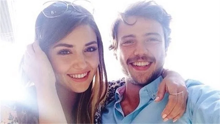 Hande Erçel okula ara verecek