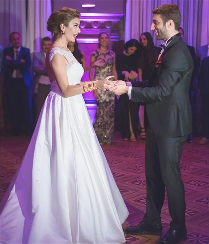 Ebru Şancı, Alpaslan Öztürk şatoda düğün yaptı