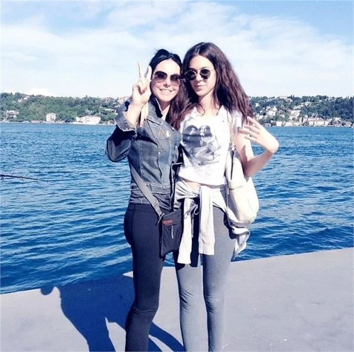 Defne Samyeli: Silahlara uzak değilim!