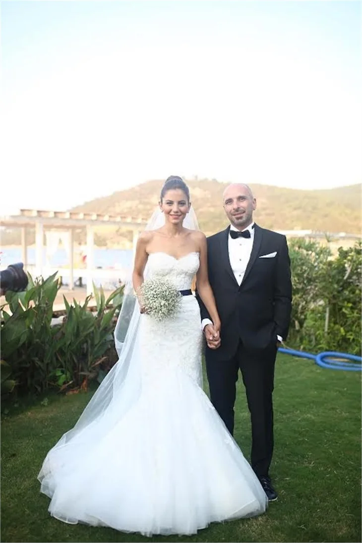 Birol Namoğlu ile oyuncu Derya Beşerler, Bodrum’da evlendi