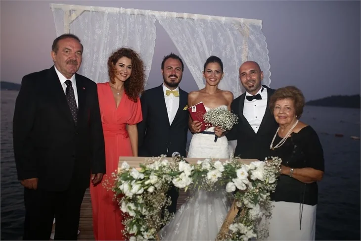 Birol Namoğlu ile oyuncu Derya Beşerler, Bodrum’da evlendi