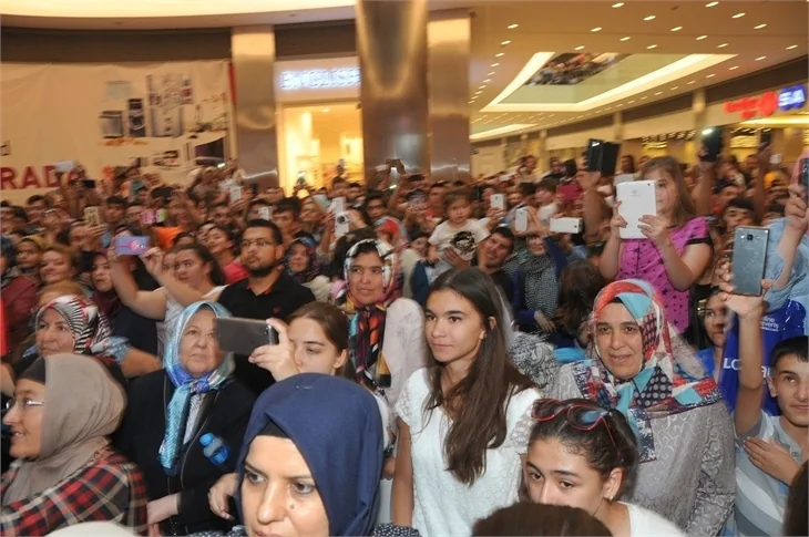 Gülben Ergen: Mustafa ölüyü diriltir, baygını ayıltır...