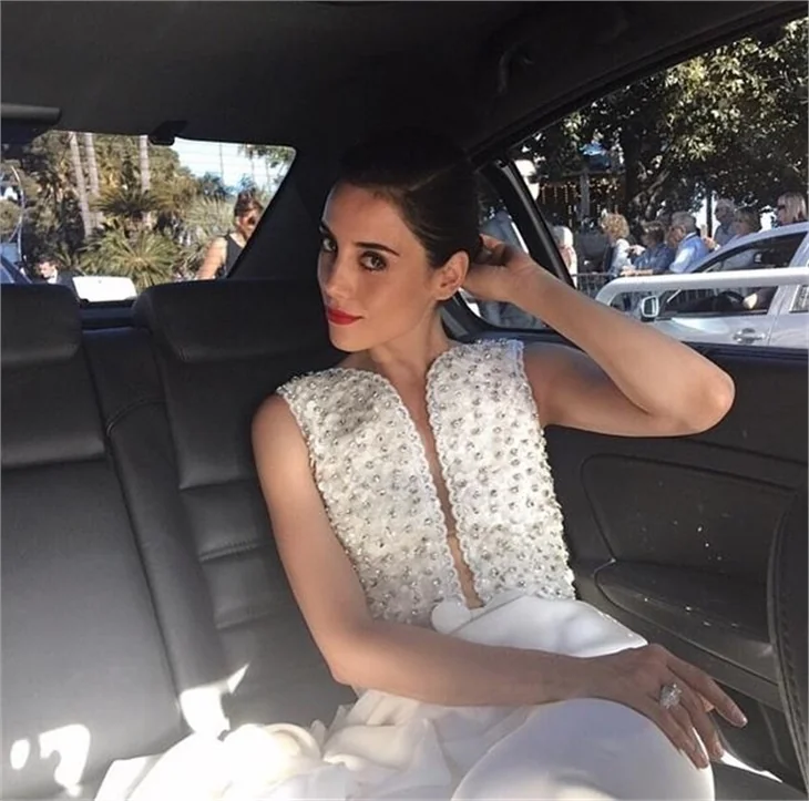 Meryem Uzerli ve Cansu Dere savaşı başlıyor