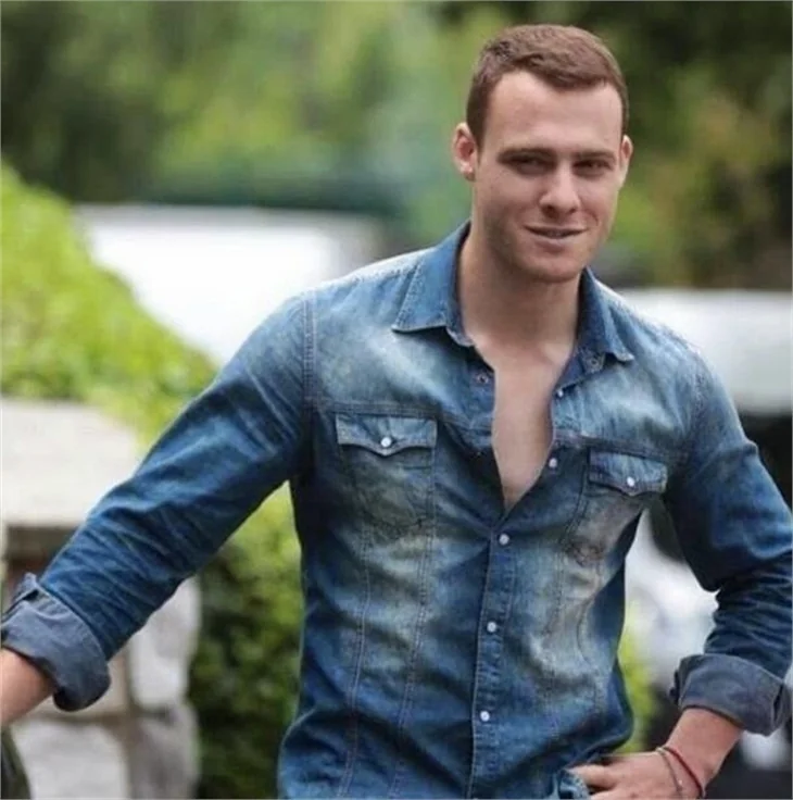 Kerem Bürsin'e dizi şoku!