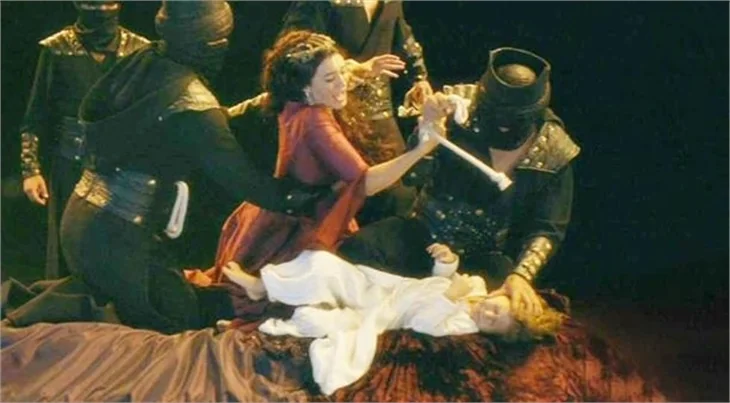 Muhteşem Yüzyıl Kösem Sultan setinde ilk kriz