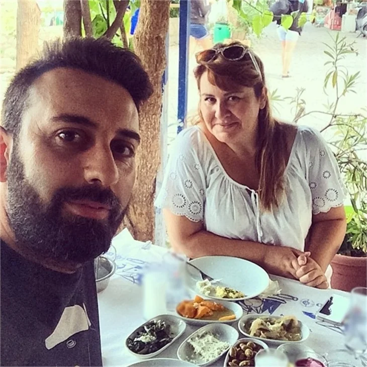 'Seksenler' dizisinin Rukiye’si Özlem Türkad evleniyor