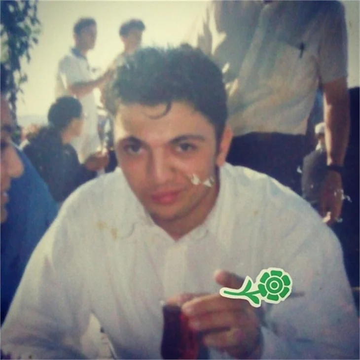 Ünlülerin küçüklükleri
