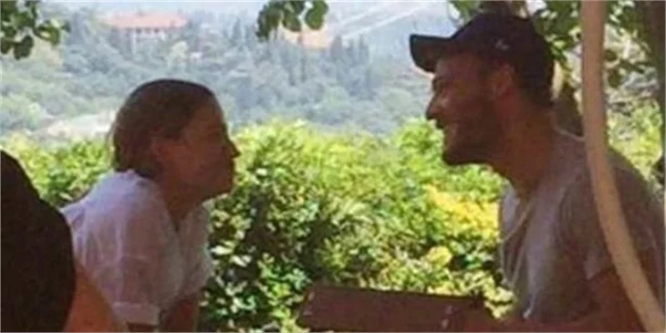 Kerem Bürsin ve Serenay Sarıkaya evlilik için ilk adımı atıyor