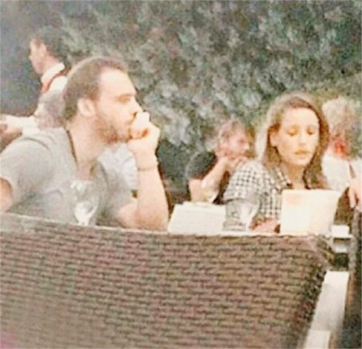 Kerem Bürsin ve Serenay Sarıkaya evlilik için ilk adımı atıyor