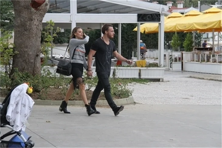 Serenay Sarıkaya ile Kerem Bürsin arasında soğuk rüzgarlar!