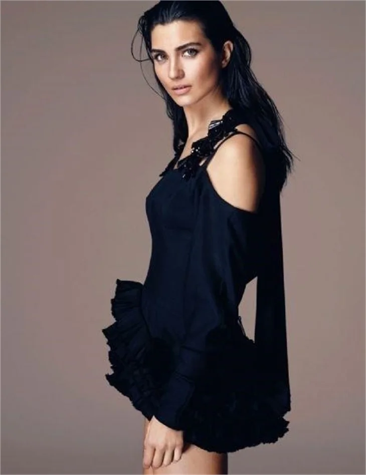 Tuba Büyüküstün italyancasıyla büyüledi