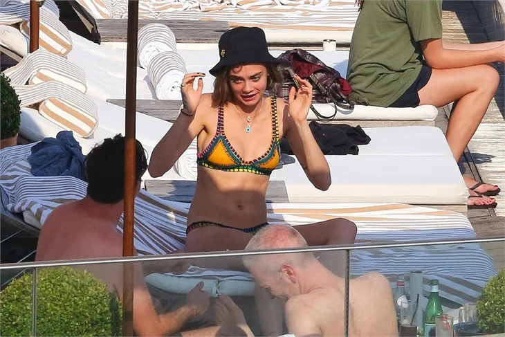 Cara Delevingne fena yakalandı