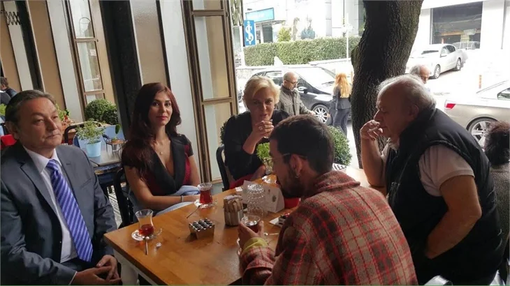 İlişki Durumu: Karışık'ın çekimleri Sandalyee Brasserie & Fine Cuisine 'de yapıldı