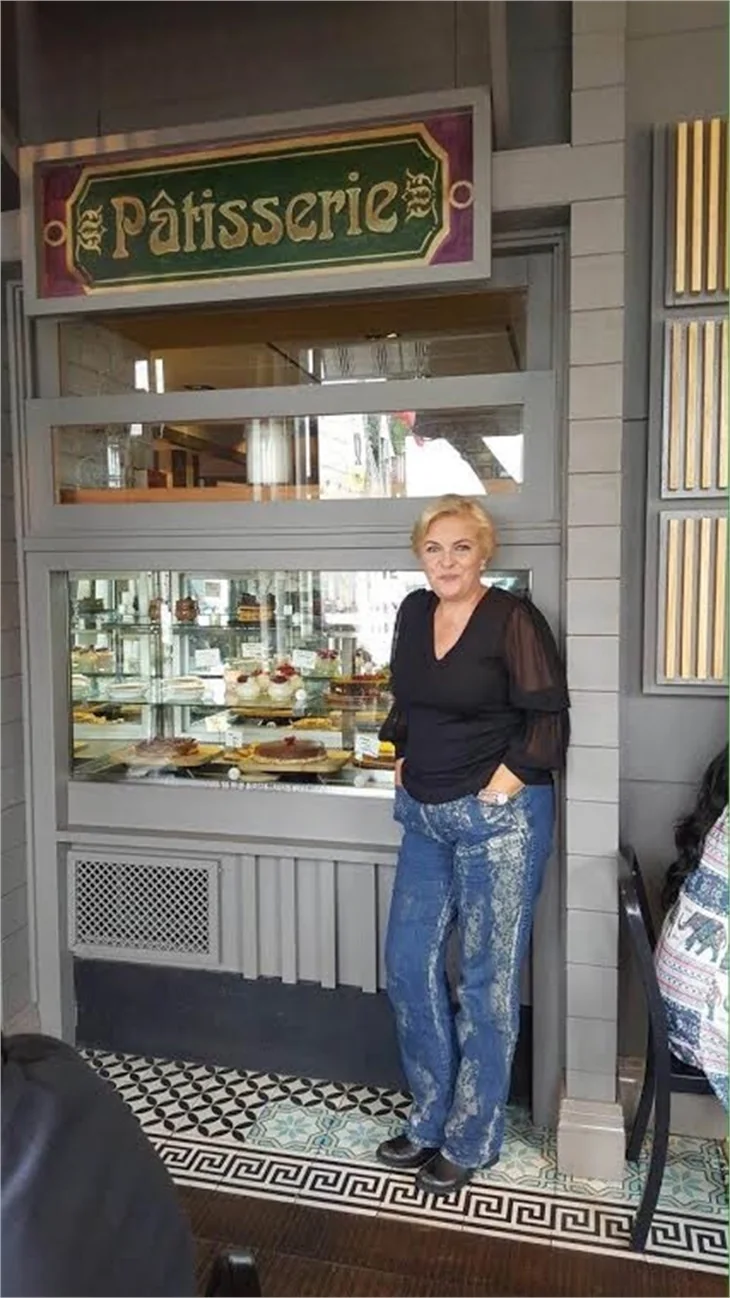 İlişki Durumu: Karışık'ın çekimleri Sandalyee Brasserie & Fine Cuisine 'de yapıldı
