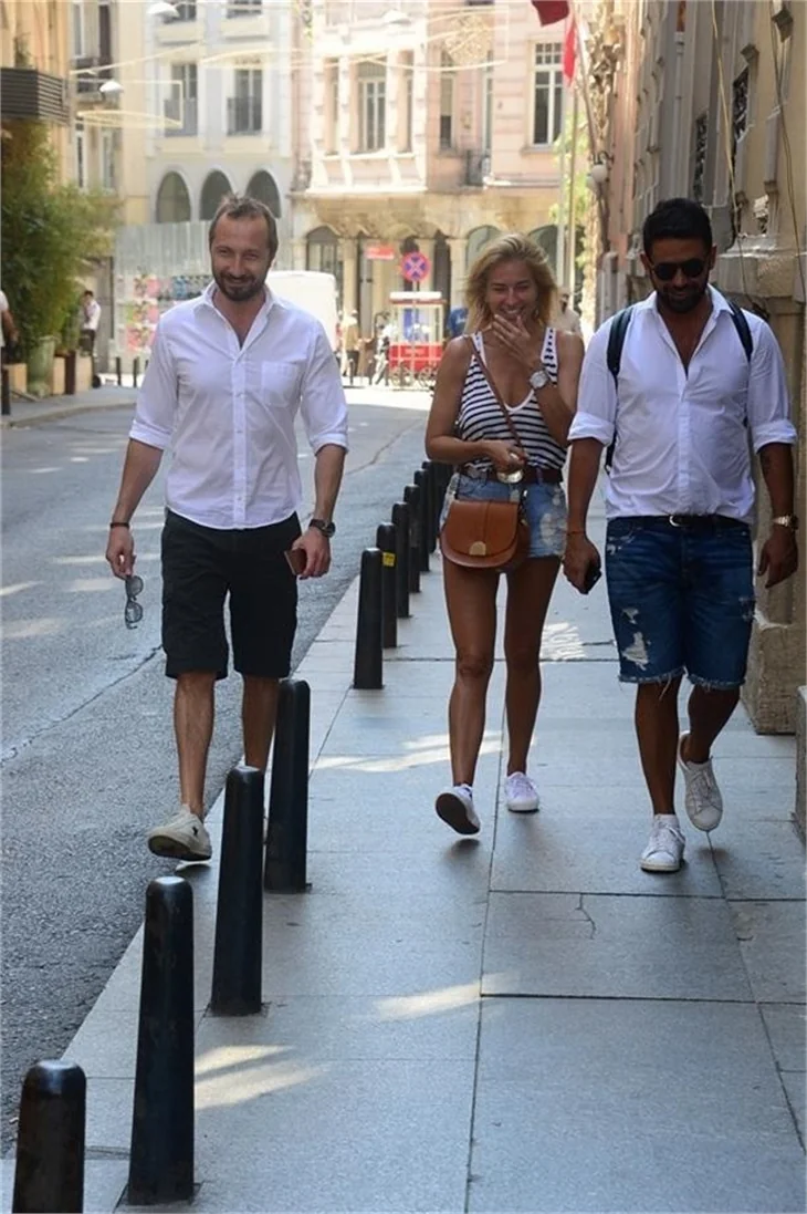 Burcu Esmersoy aşk yuvasında
