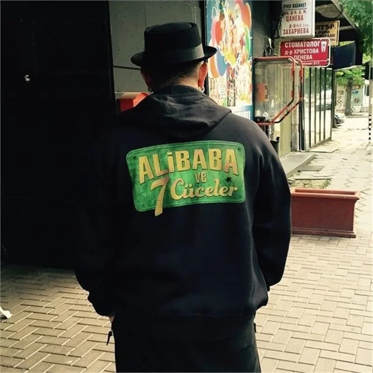 İşte Cem Yılmaz'ın Ali Baba ve 7 Cüceler filminden fotoğraflar