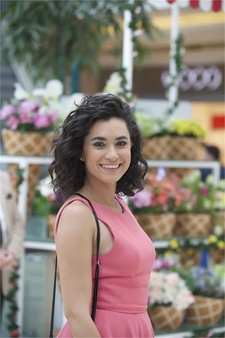 Hande Doğandemir rolü kaptırdı!