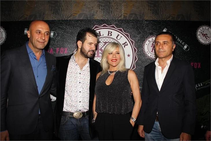 Samantha Fox, hayranlarıyla Kalbur Et'te buluştu