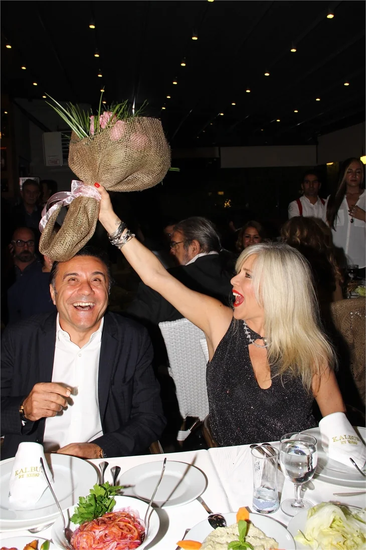 Samantha Fox, hayranlarıyla Kalbur Et'te buluştu