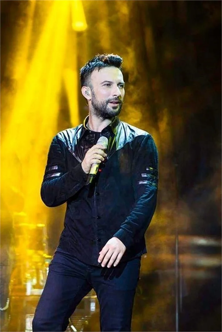 Tarkan'dan Meryem Uzerli'ye sürpriz davet