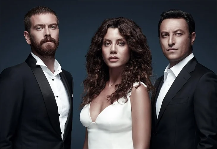 Gökçe Bahadır 2 aşk arasında!
