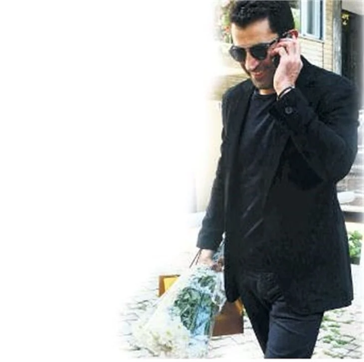 Kenan İmirzalıoğlu 'ellerinde çiçekler' Sinem Kobal'ın kapısını çaldı