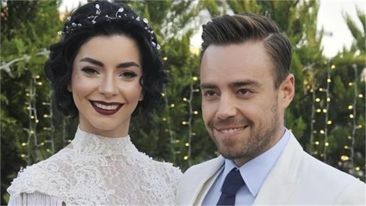 Merve Boluğur ile Murat Dalkılıç'ın davetsiz misafiri