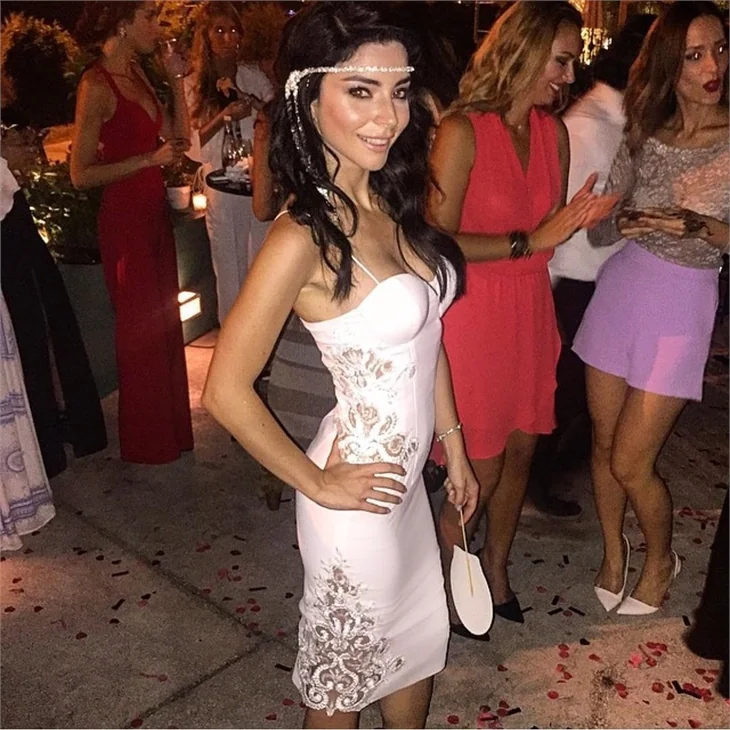 Merve Boluğur ile Murat Dalkılıç'ın davetsiz misafiri