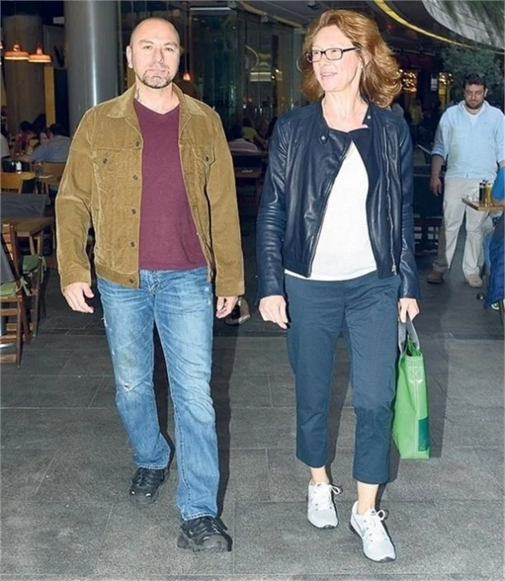 Sertab Erener'den Demir Demirkan'a gönderme