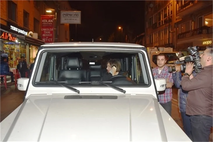 Gülşen ile Ozan Çolakoğlu el ele görüntülendi