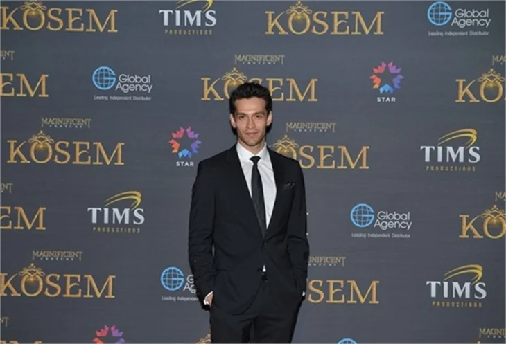 'Muhteşem Yüzyıl-Kösem' Cannes'de izleyiciyle buluştu! Tüm gözler Beren Saat'in üzerindeydi!
