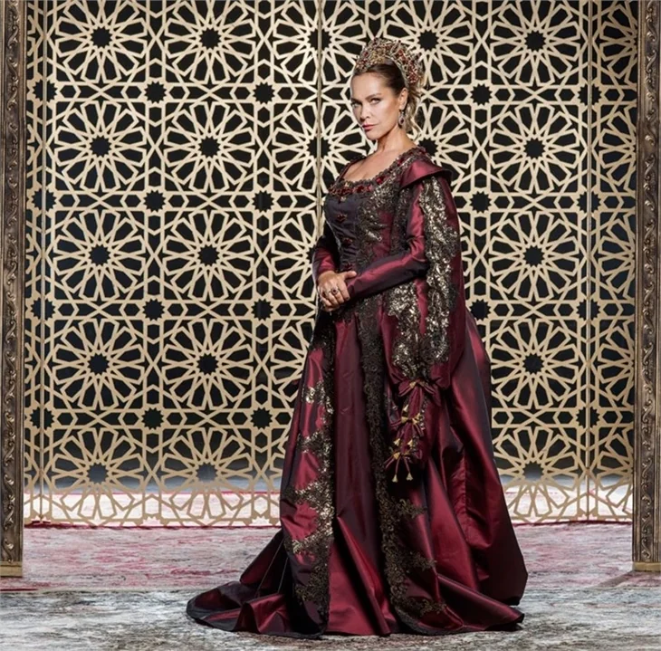 'Muhteşem Yüzyıl-Kösem' Cannes'de izleyiciyle buluştu! Tüm gözler Beren Saat'in üzerindeydi!