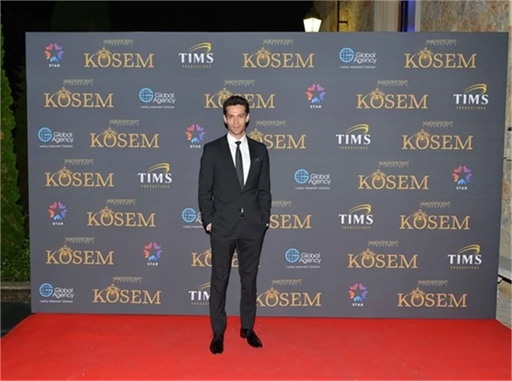 'Muhteşem Yüzyıl-Kösem' Cannes'de izleyiciyle buluştu! Tüm gözler Beren Saat'in üzerindeydi!