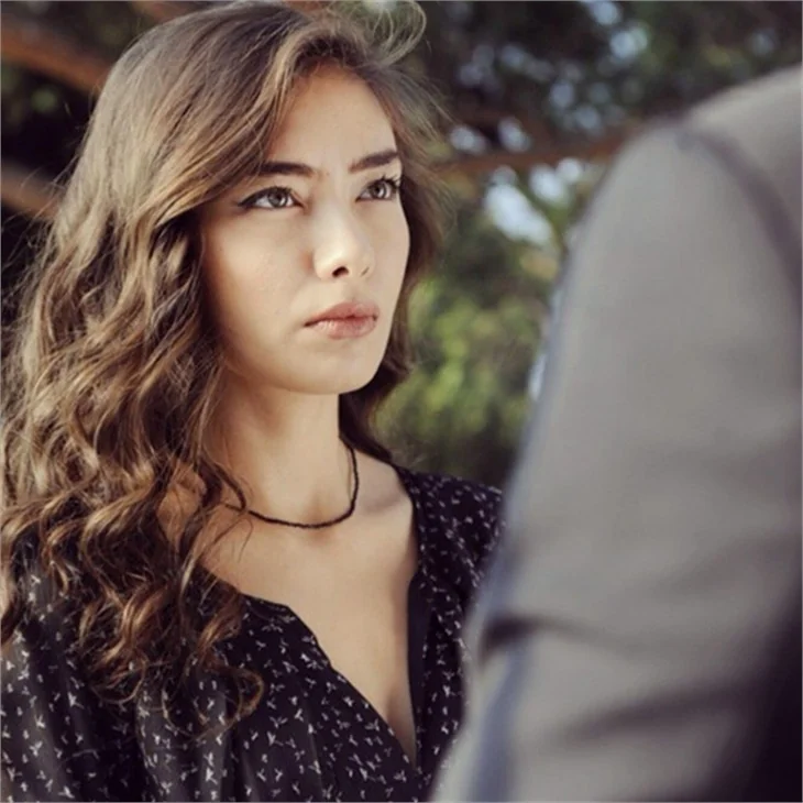 Neslihan Atagül bilinmeyenlerini anlattı